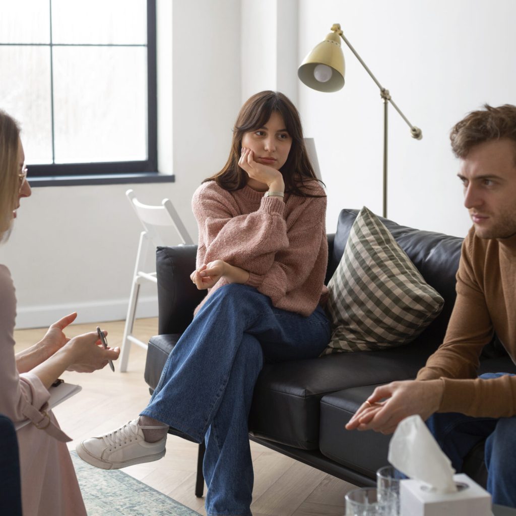 medium-shot-couple-undergoing-therapy medium-shot-couple-undergoing-therapy